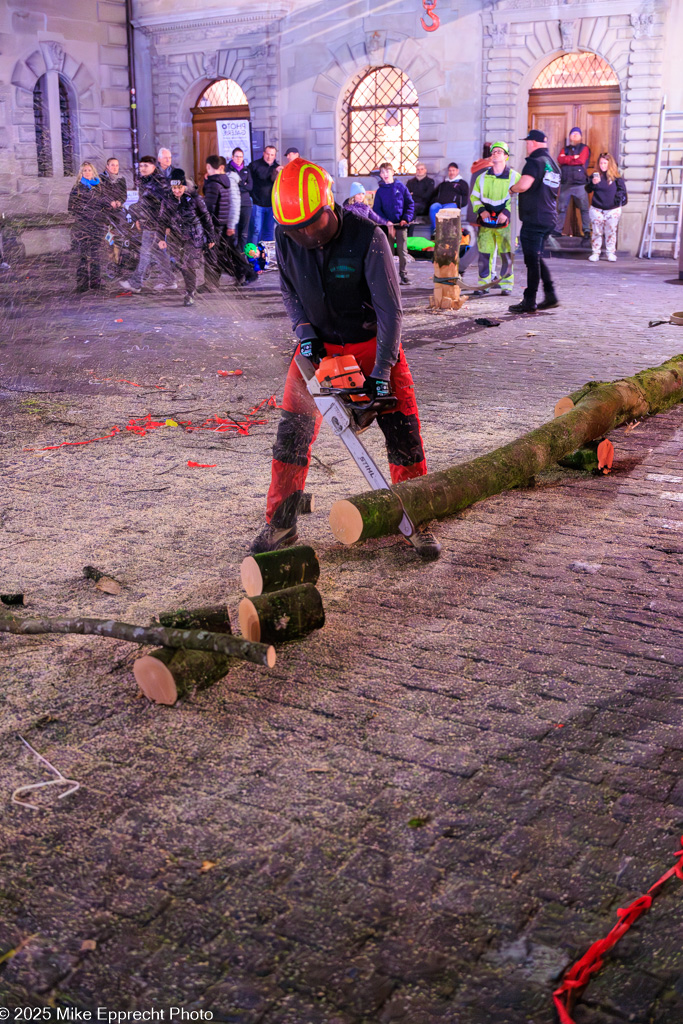Guuggerbaum Fällen; Luzerner Fasnacht 2025